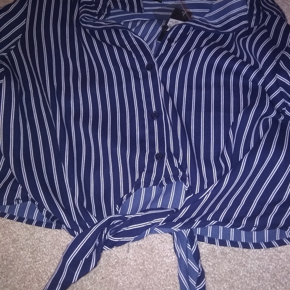 Striped Cropped Button Up w/ Tie at - Picture 3 of 3
